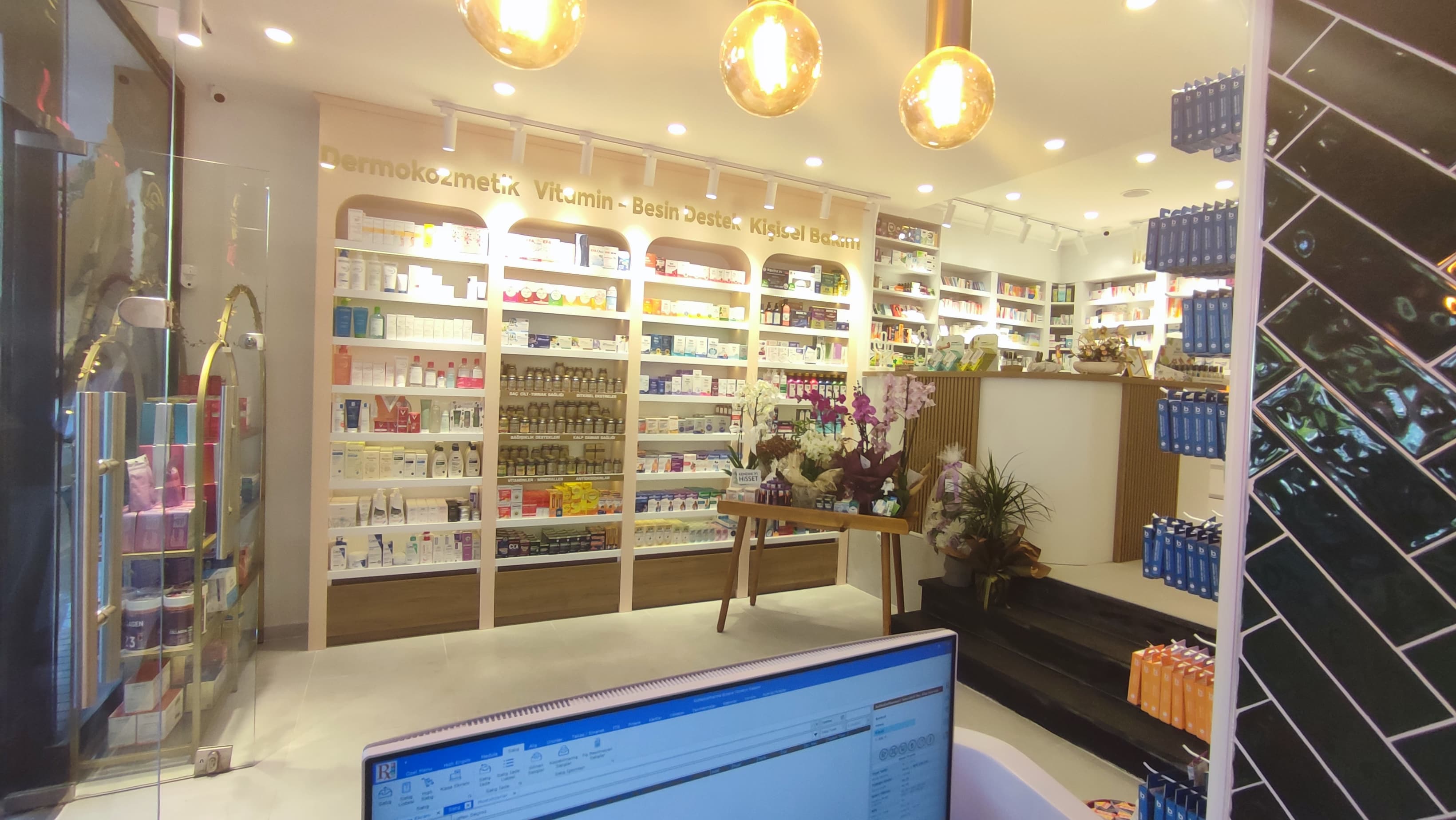 Maya Eczanesi - Aesthetic Design